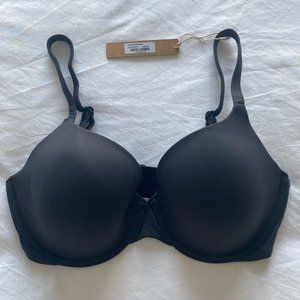 SKIMS - NWT - FITS EVERYBODY T-SHIRT BRA **ONYX**